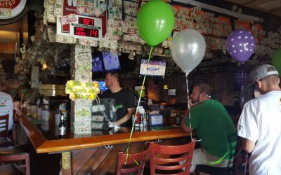 Fort Lauderdale bar takes $ 10,000 in cash that was nailed to wall and donates to employees